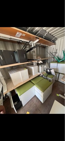 Electric raise desk