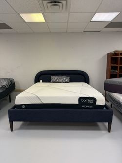 BRAND NEW KING SERTA MATTRESS 