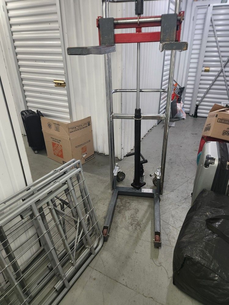 Manual Forklift