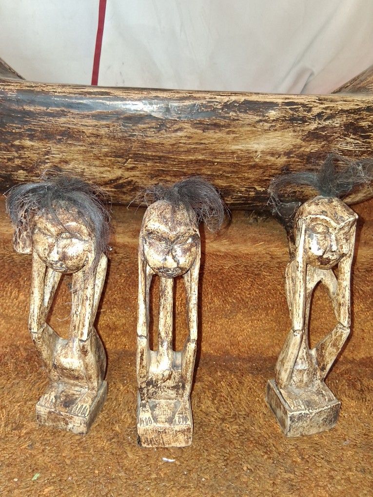 Antique Wood carved Canoe With 3 Men