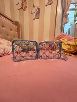 4 clear bottles the bag is blue BTW MULTIPLE COLORS