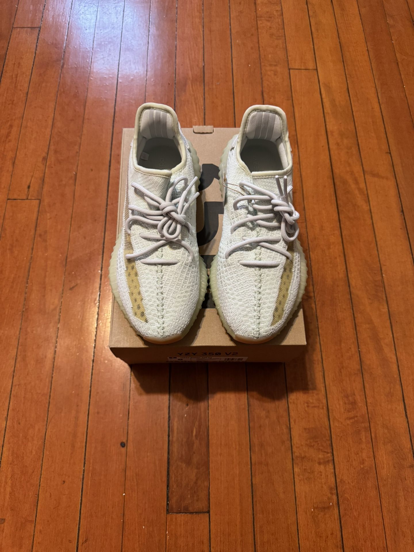 Adidas Yeezy 350 V2 Hyperspace size 8 New