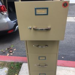 File Cabinet  Great Condition Premeir 25 Bucks