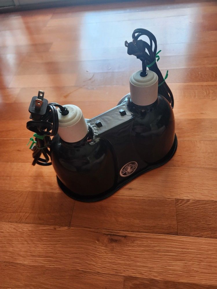 Lighting for reptiles. for Sale in Las Vegas, NV OfferUp