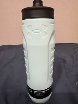New Under Armour Sideline Squeeze 32oz Water Bottle