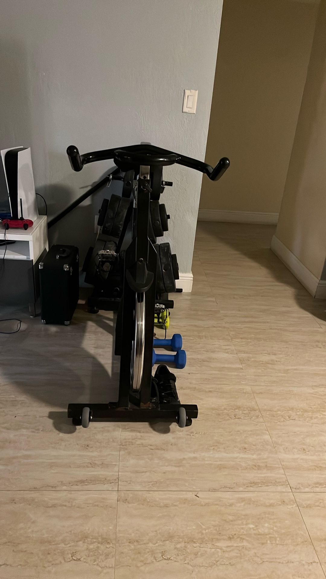 spinning machine included with shoes
