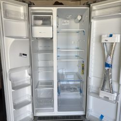 Frigidaire Refrigerator 