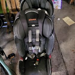 2 Car Seats
