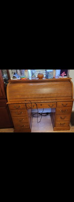 Roll top desk