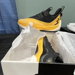 Men’s Shoes Size 11