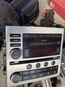 Infinity g35 oem radio in excellent condition