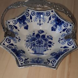 V.K. DELFTS Signed Blue & White Hand Painted Handled 5.5" Bon-Bon Trinket Dish