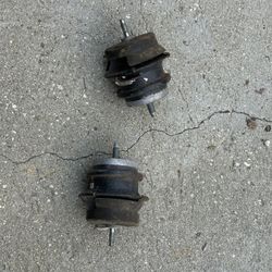 G37 Motor Mounts OEM