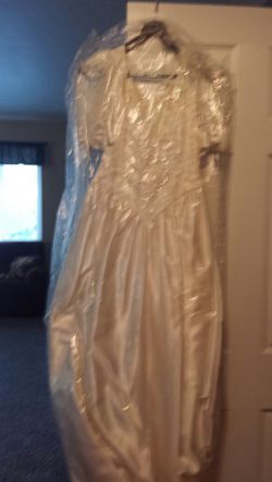 Wedding dress small
