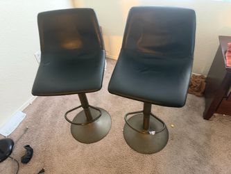 2 Bar Stools