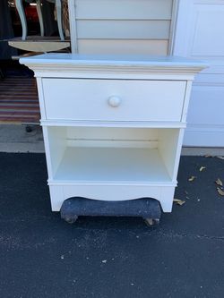White Wood Nightstand with Drawer and Shelf