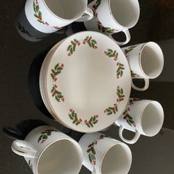 Six Piece Christmas Holly Luncheon/Dessert Set