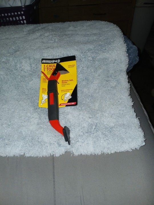 3 In 1 Caulking Tool