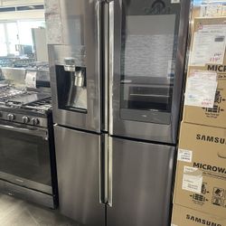 • 13.2 cu.ft. Fresh Food Capacity • 8.8 cu.ft. Freezer Capacity • Family Hub • 4.4 cu.ft. FlexZone Capacity • Fingerprint Resistant Finish 