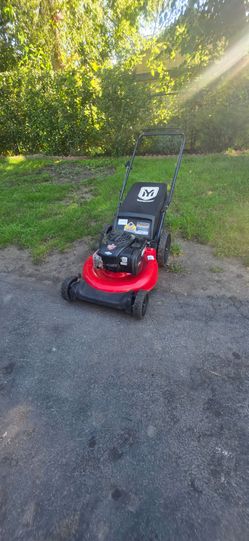 Yard Machines push Lawnmower