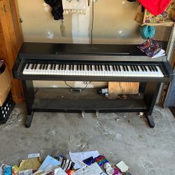 Yamaha Clavinova CLP-350 piano