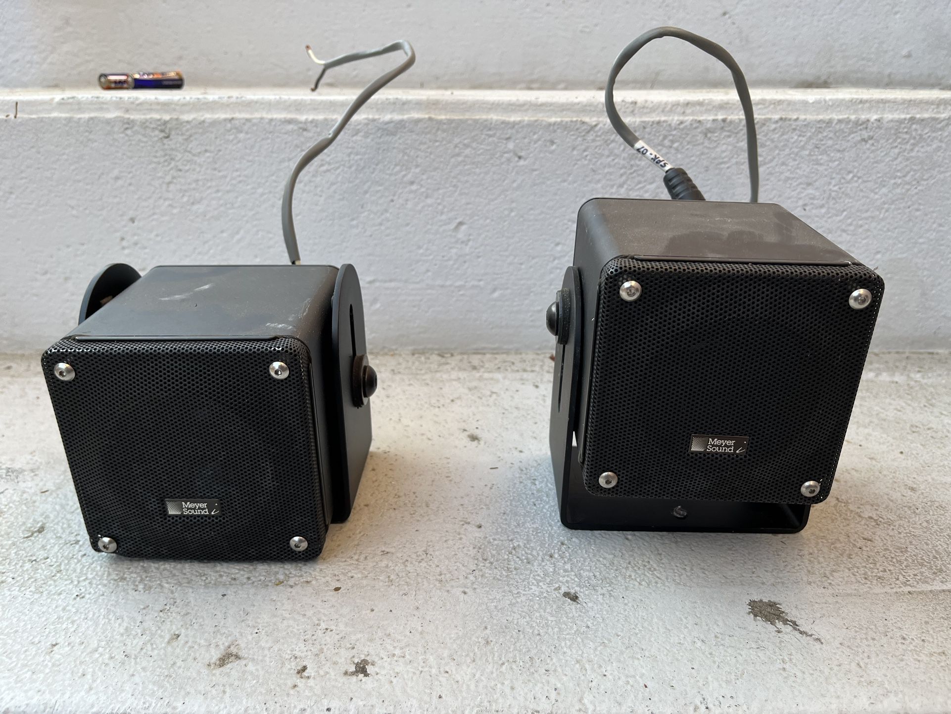Meyer Sound MM-4 Miniature Wide Range Loudspeakers (Pair)