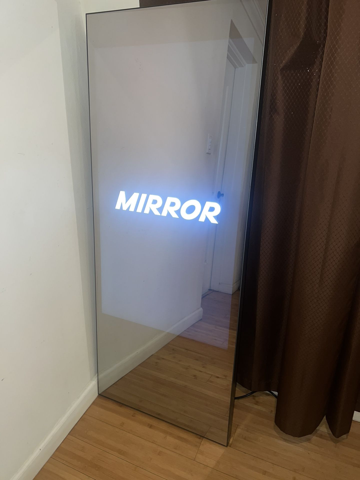 FITNESS SMART REFLECT MIRROR