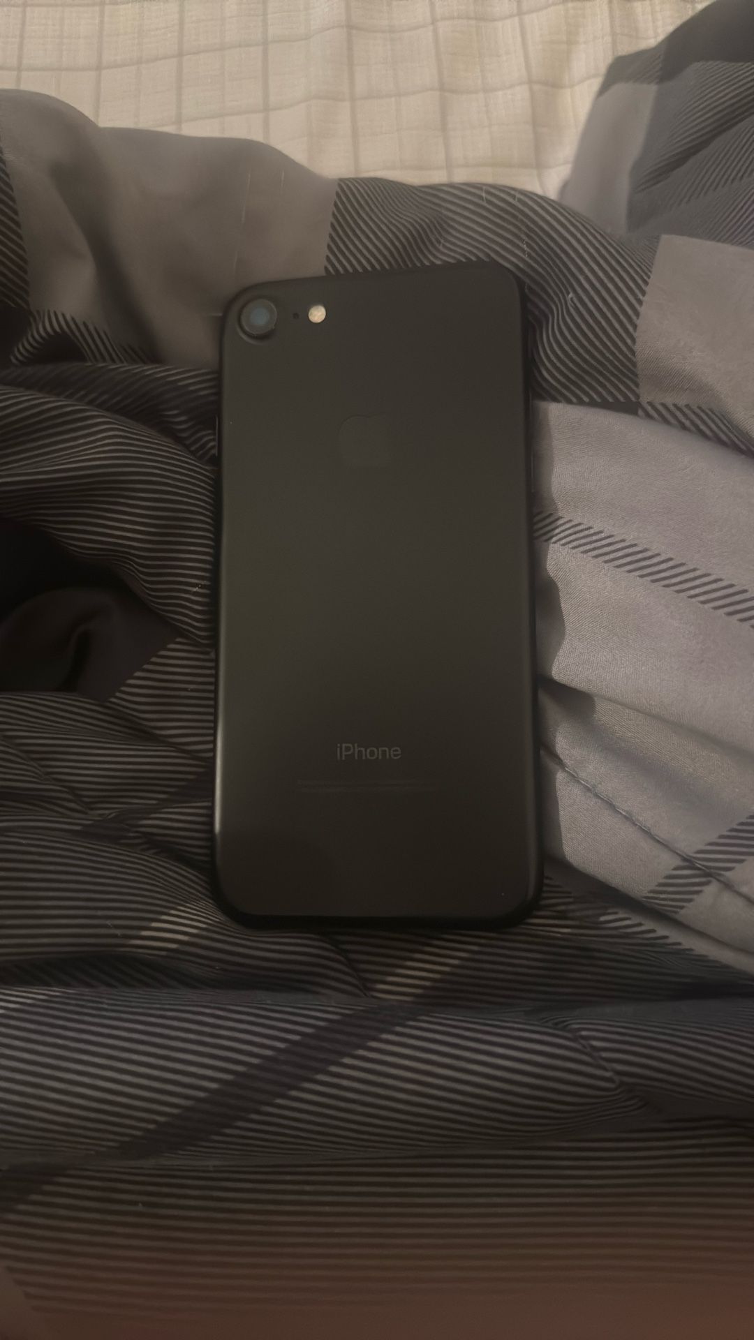 Unlocked iPhone 8 In Great Mint Condition Got A iPhone 15 Pro Now So Don’t Use It No More