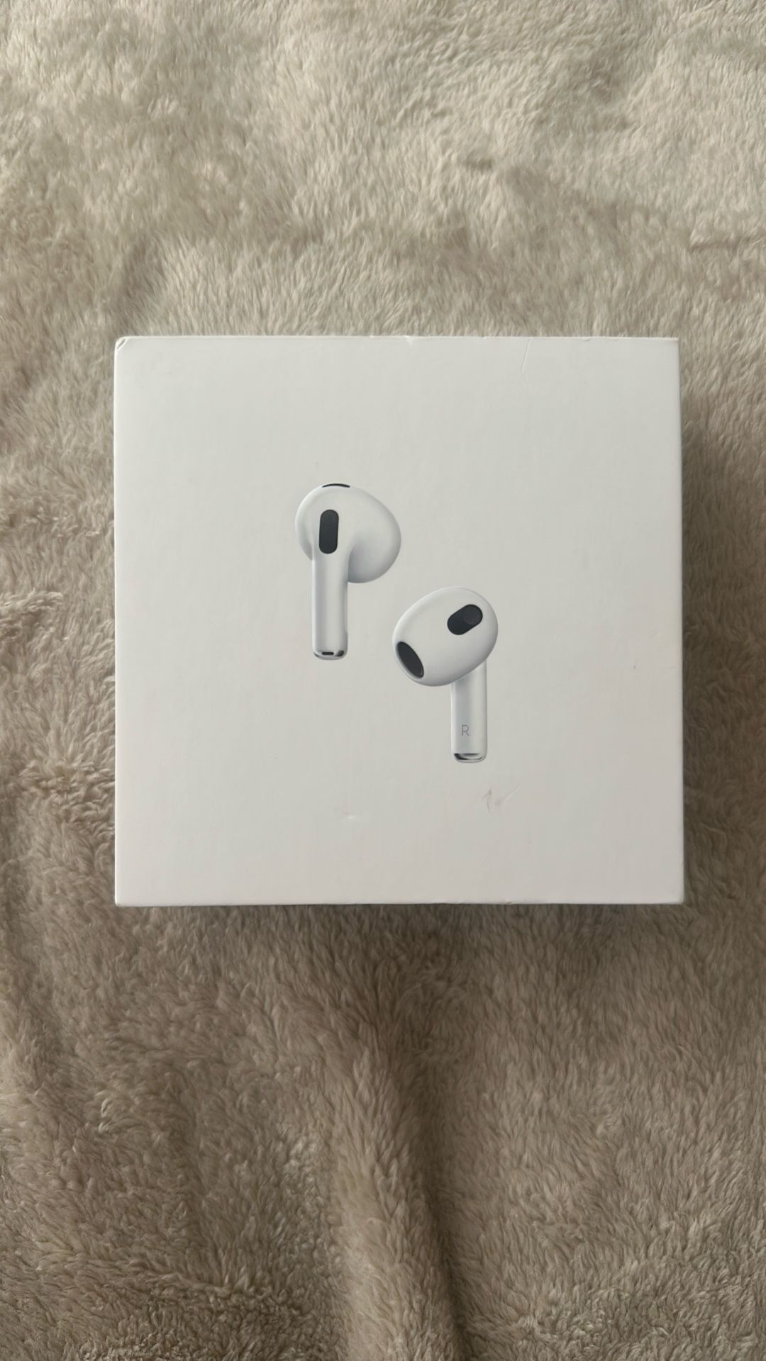 AirPods 3 - Brand New + Case For free 