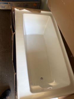 Classic 500 60 in. x 32 in. Alcove Deep Soaking Bathtub with Right Drain in High Gloss White new $220 firm
