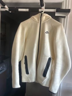 Nike tech size M