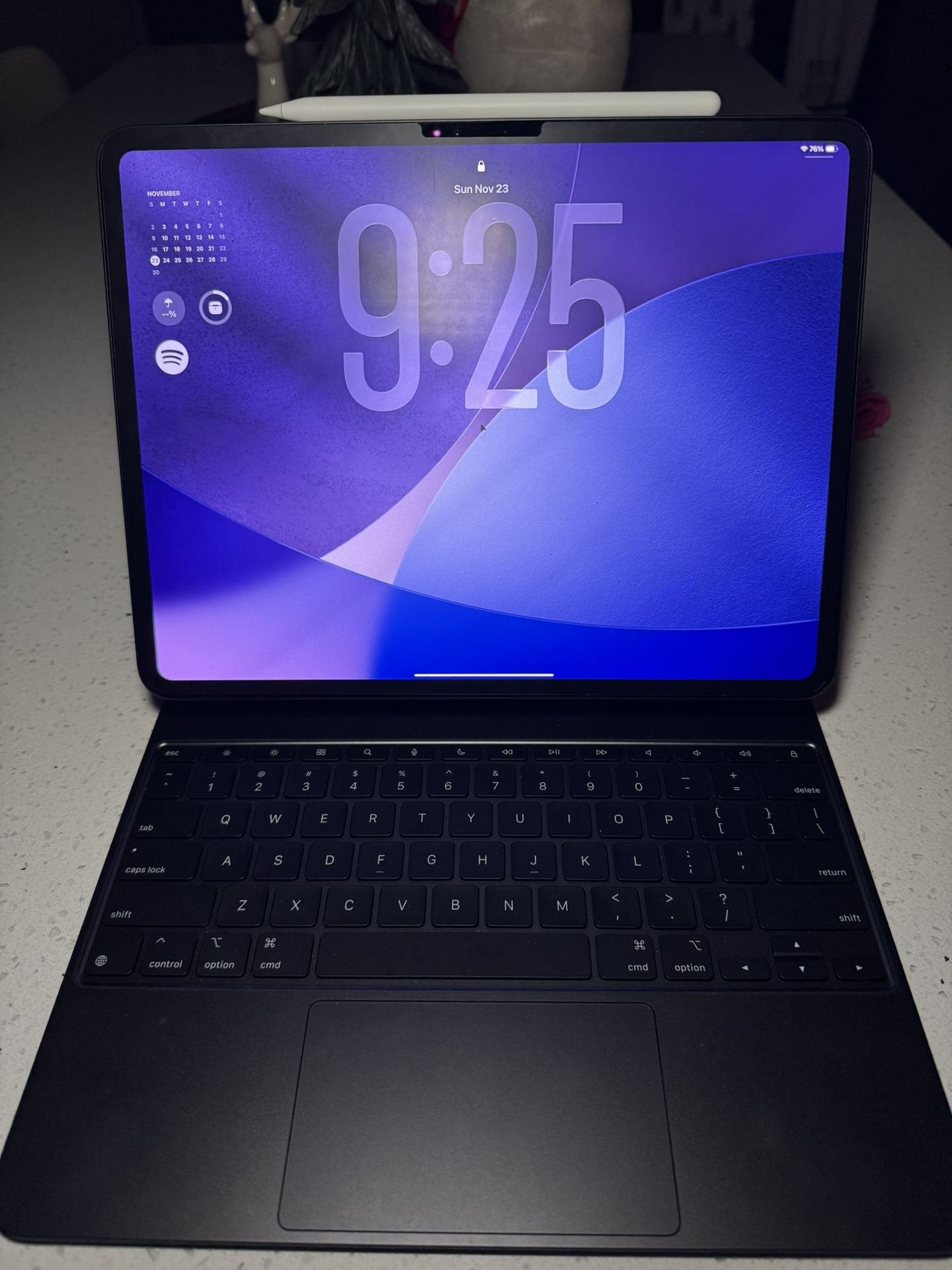 iPad Pro 13 Inch 256 GB + Apple Pencil Pro + Magic Keyboard