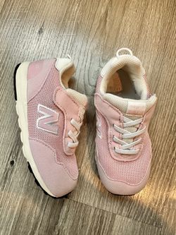 New Balance Toddler Pink Shoes! (Size 8) 