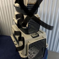 Pet Carrier, Medium ( 30-50lbs) 32x23x24. IATA  Approved. See all pictures for details.