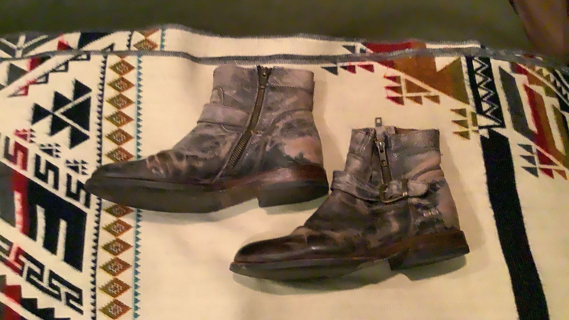 Excellent Condition Bed stew Becca Ankle Boot Size 9