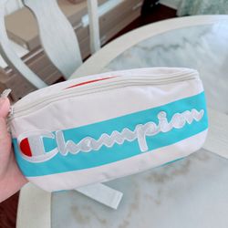 champion Uo exclusive belt bag / waist bag/sling bag/NEW