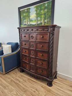 Dresser, chest of drawers