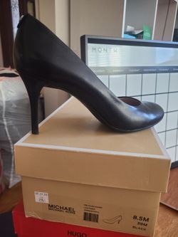 Free - Michael Kors pumps