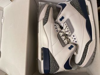 Jordan 3 Midnight navy blue Size 9