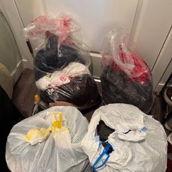 8 large bags of men's clothing size S, M, XL, 2XL, jackets, 25 jeans, sweatshirts, pants, 10$ bag
