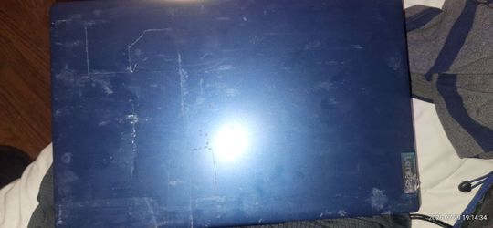 i3 Lenovo 16" Ryzen 5 7000 series 16 GB ram 2gb video 500tb ssd
