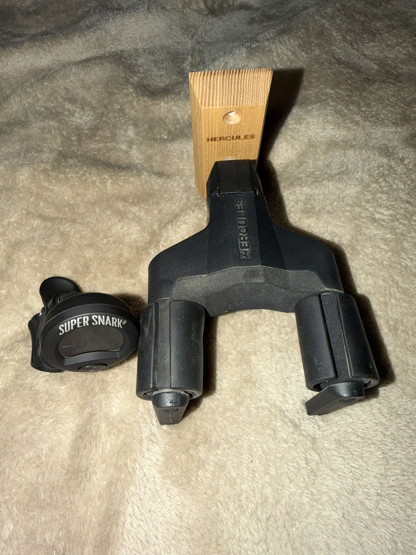Tuner And Lock Wall Mount