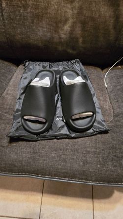 Yeezy YS-01 Slides. Black. Men's Size 10.