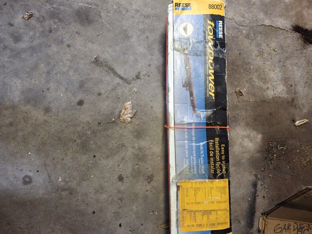 New Still In Box Reese Universal Hitch