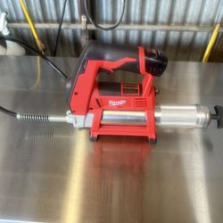 Milwaukee M12 Grease Gun