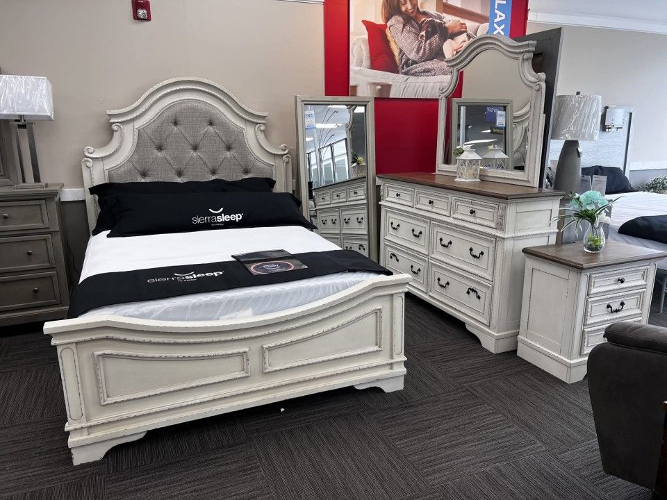 $39 Down Finance Bedroom Set Queen Bed King Bed Mattres Power Reclining Sofa and Loveseat Sectional Sofa Sleeper Dining Room Set