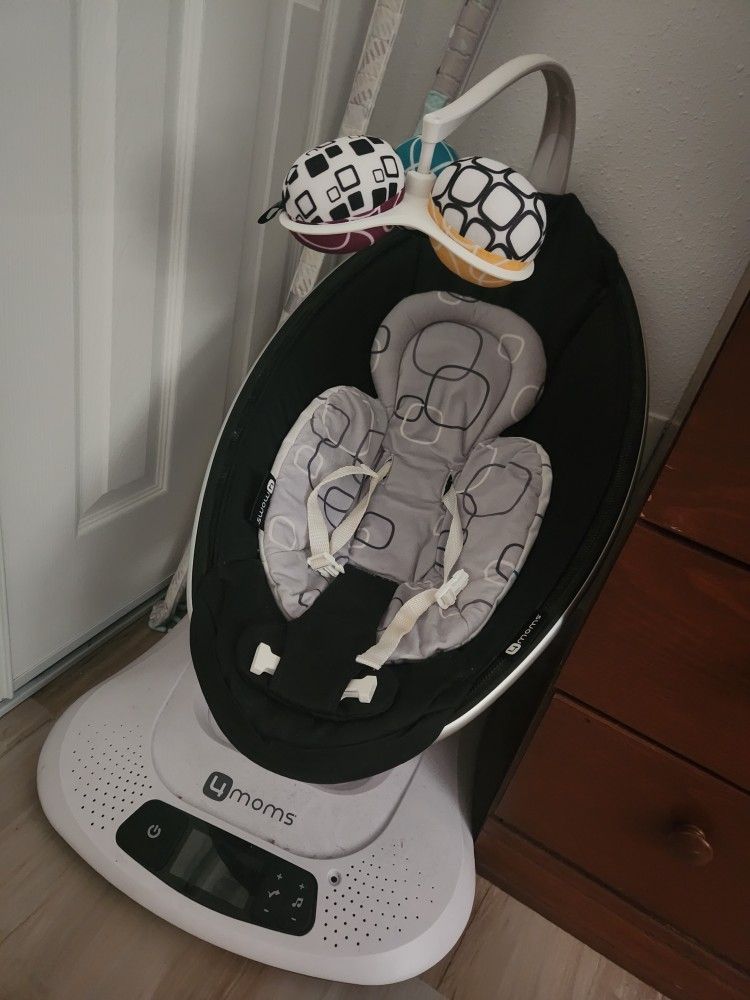 Baby Swing 4moms mamaRoo Multi-motion