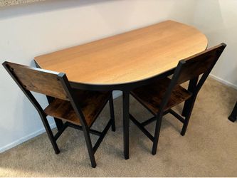 Table and chairs desk / dining
