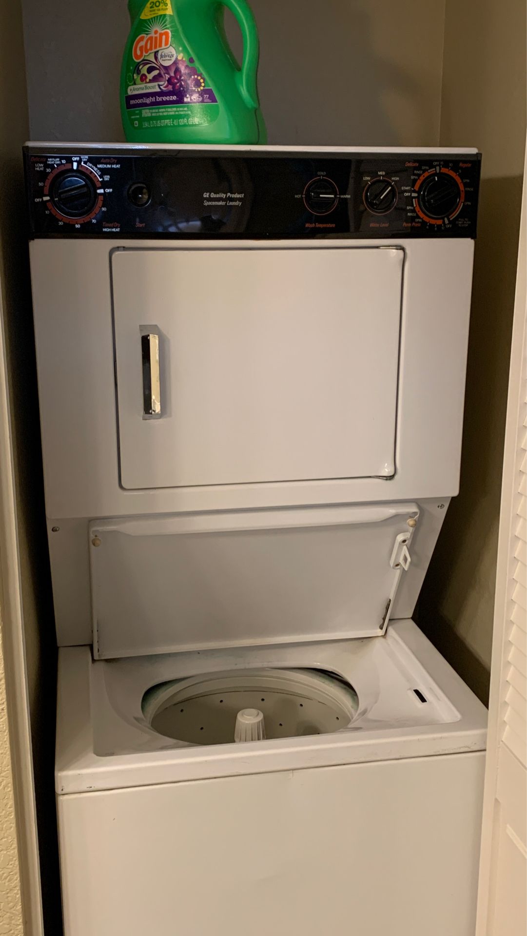 Stackable Washer/Dryer (Excellent Condition!) hieght 64” depth 26” and width 24”