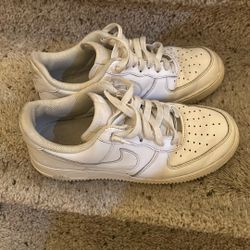 White Nike Air Force 1’s 